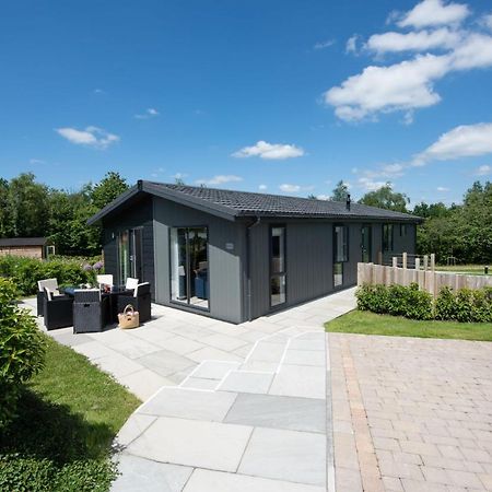 Lifton Buttercup Lodge, 33 Roadford Lake Lodges מראה חיצוני תמונה