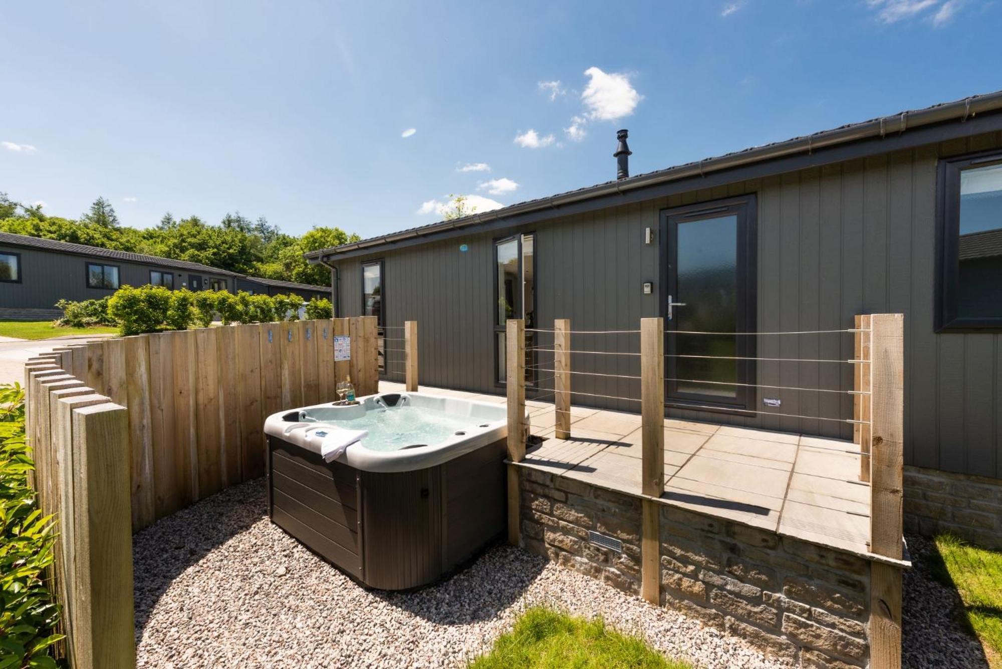 Lifton Buttercup Lodge, 33 Roadford Lake Lodges מראה חיצוני תמונה